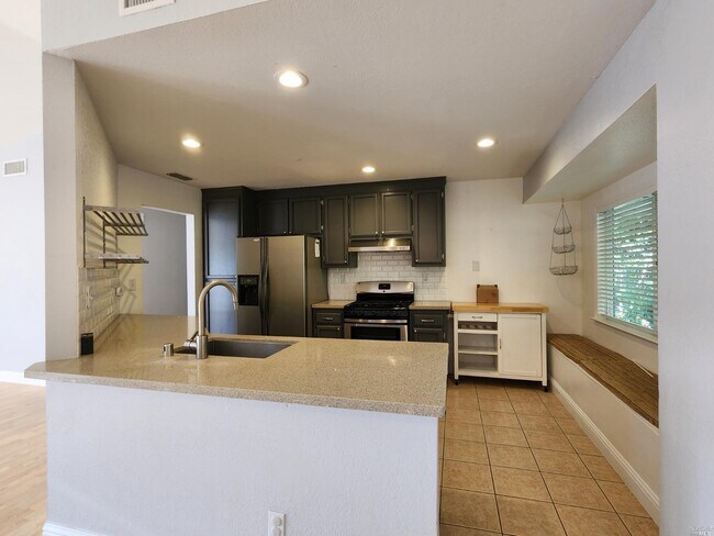 Foto del edificio - 354 Shamrock Ct