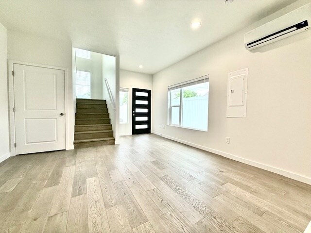 Foto del edificio - 2404 W College Ave