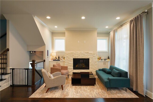 Building Photo - 6030 Richwood Cir