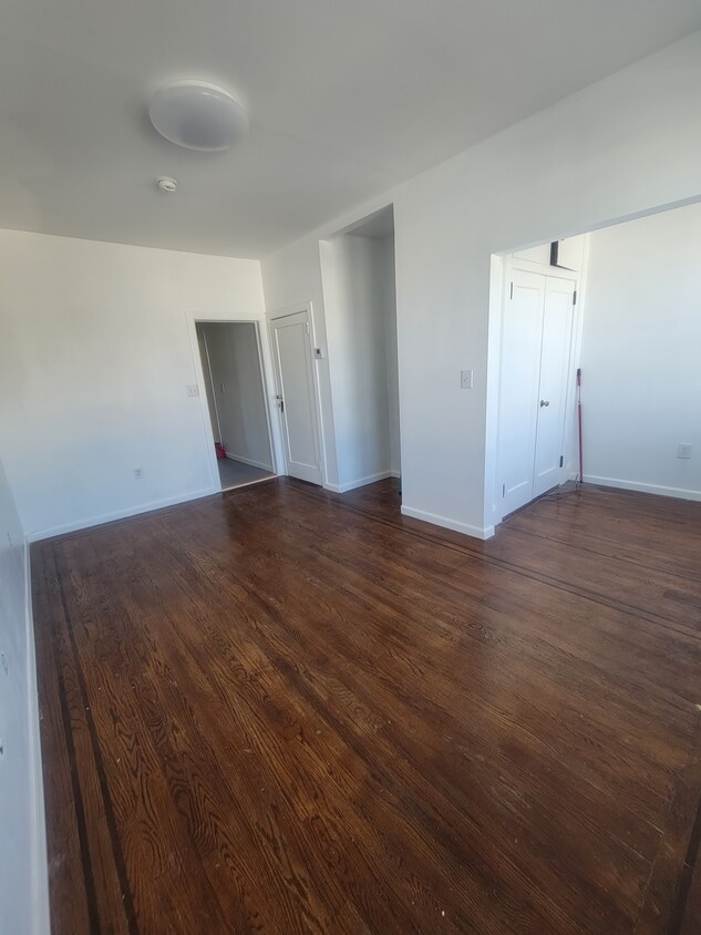 42 E 15th St, Bayonne, NJ 07002 Townhome Rentals in Bayonne NJ