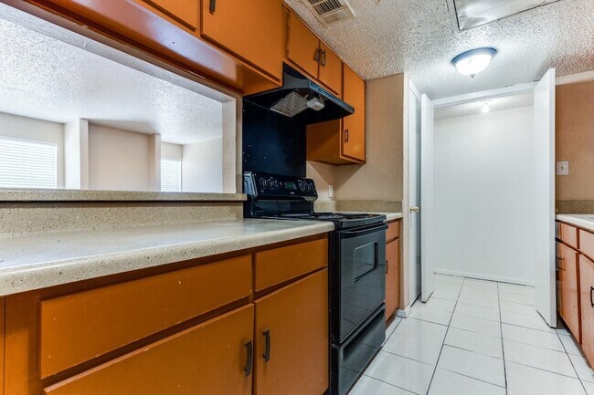Foto del edificio - 919 S Weatherred Dr