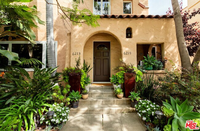 Foto del edificio - 6213 W 6th St