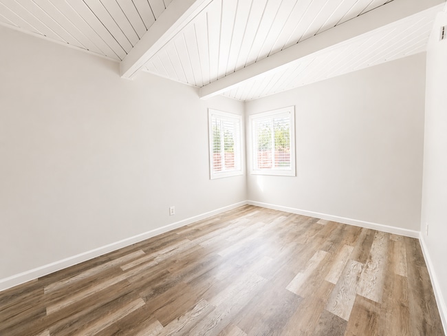 Building Photo - 610 Denslowe Dr