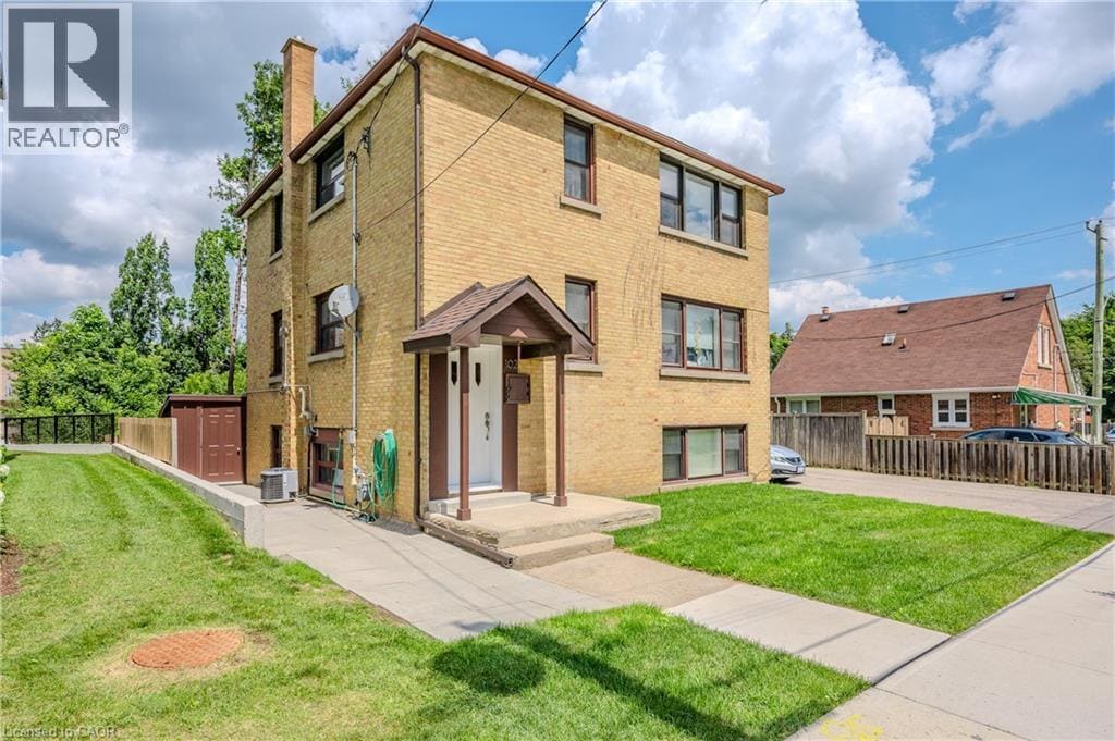 Primary Photo - 102 Sydney St N