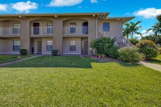 Building Photo - 145 Cypress Way E