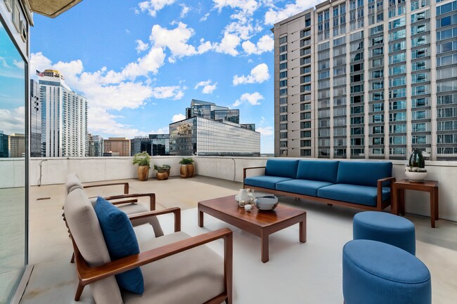 Building Photo - Luxurious Remodeled 2 Bed 2 Bath Buckhead ...