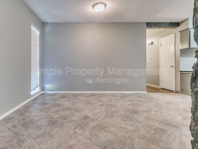 Foto del edificio - 3828 NW 64th St