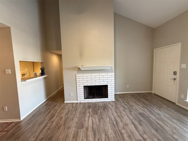 Building Photo - 1880 White Oak Dr