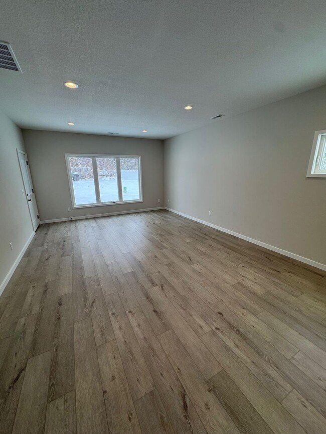 Foto del edificio - 1072 Emilee Ct