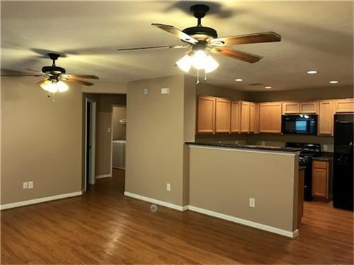 Building Photo - 12113 Medina Lake Dr