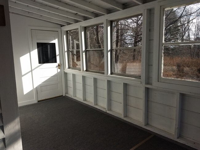 Porche de tres estaciones - 38 Snow Rd