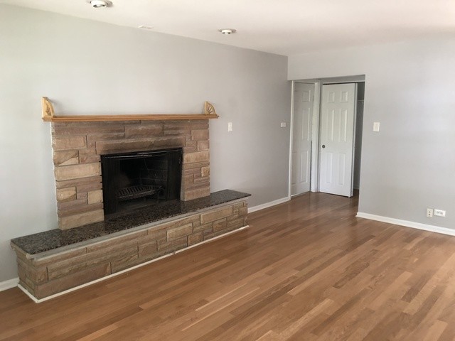 Foto del edificio - 2944 MacFarlane Crescent