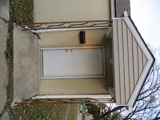 Building Photo - 1050 Loretta Ave