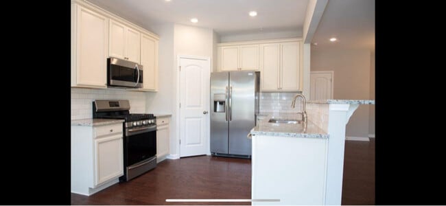 Photo - 1210 Foxcroft Ln Townhome