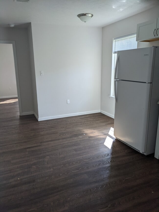 Building Photo - Towne South Duplexes - Brittany Lane