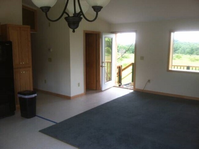 Foto del edificio - 5738 Heinz Rd