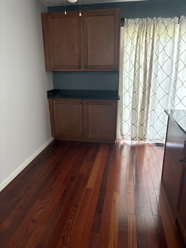 Foto del edificio - 7864 Barkwood Dr