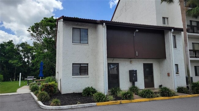 Foto del edificio - 1626 Stickney Point Rd