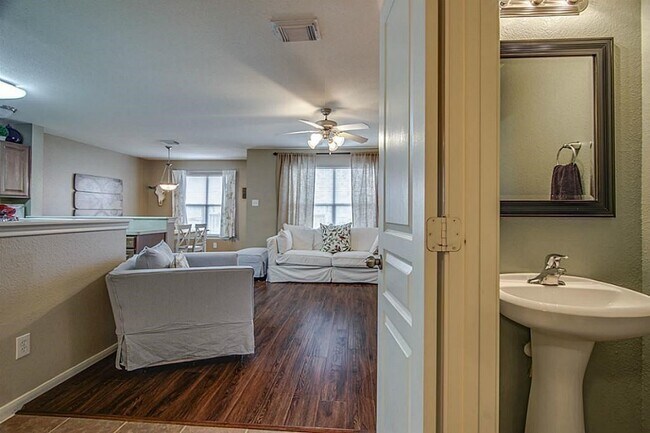 Foto del edificio - 1618 Grable Cove Ln