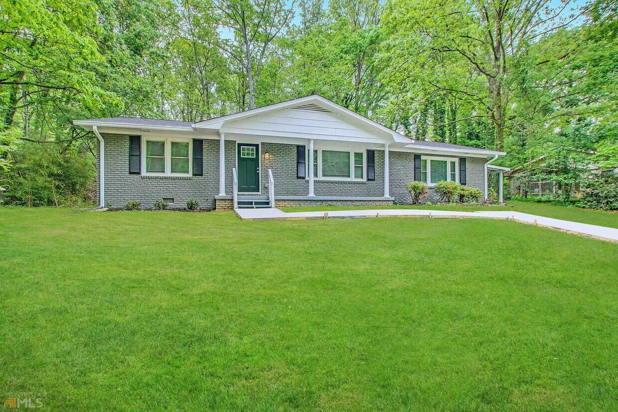 Primary Photo - 6352 N Sweetwater Rd