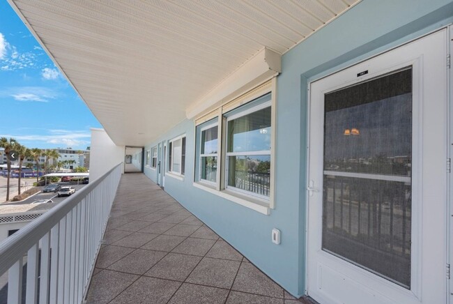 Foto del edificio - Beachside Living! Fully Furnished 1BR Condo – Move-In Ready | St. Pete Beach