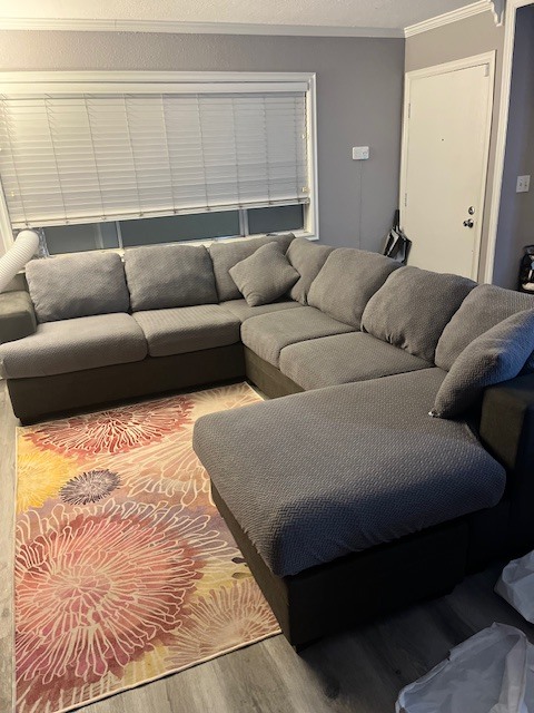 Building Photo - 933 N Cedar St