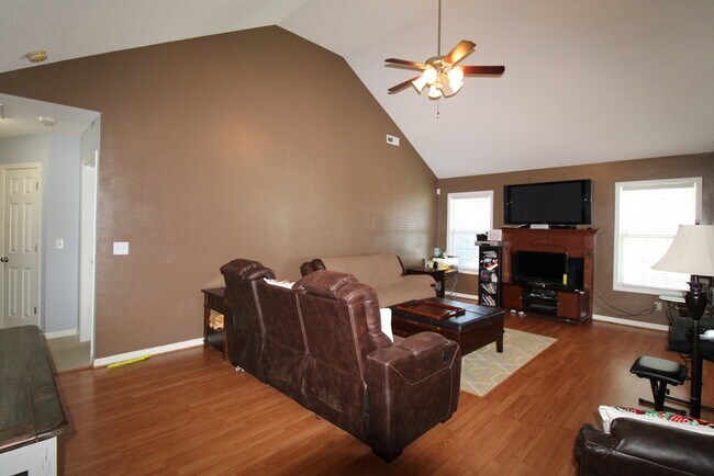 Foto del edificio - 280 Trillium Ln