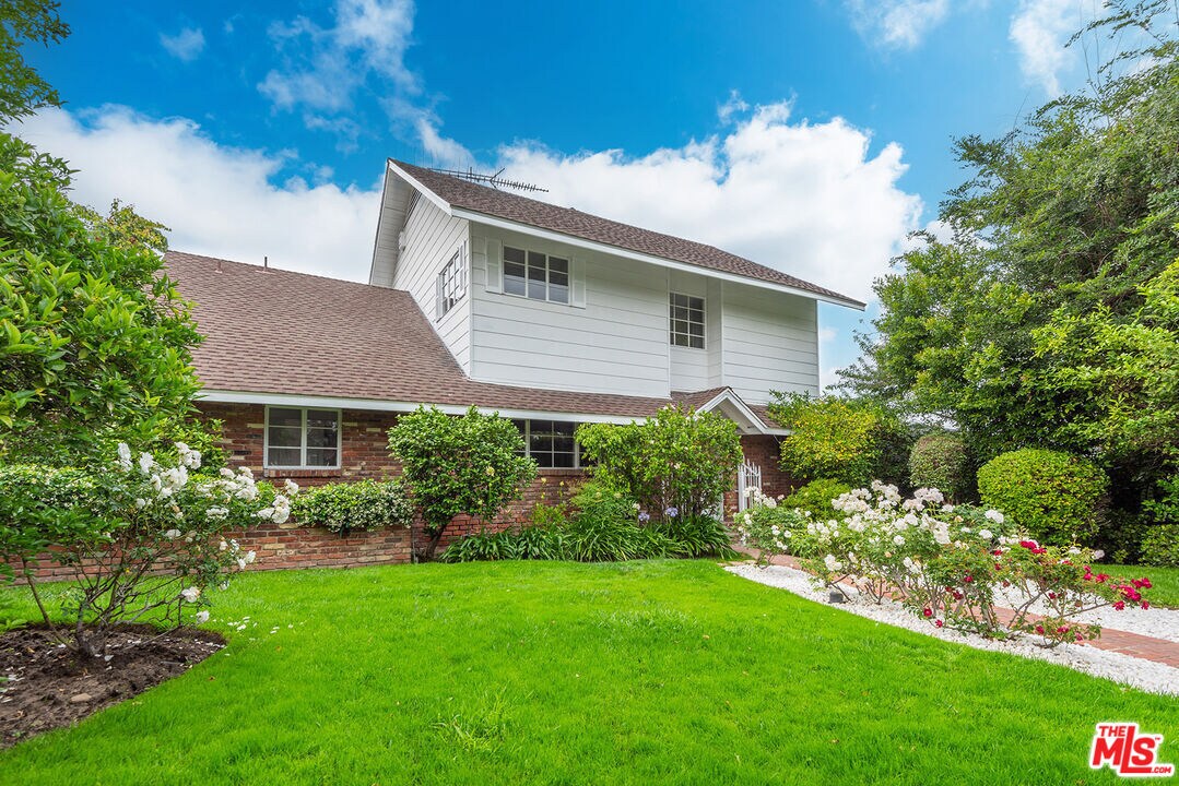Foto principal - 12455 Sarah St