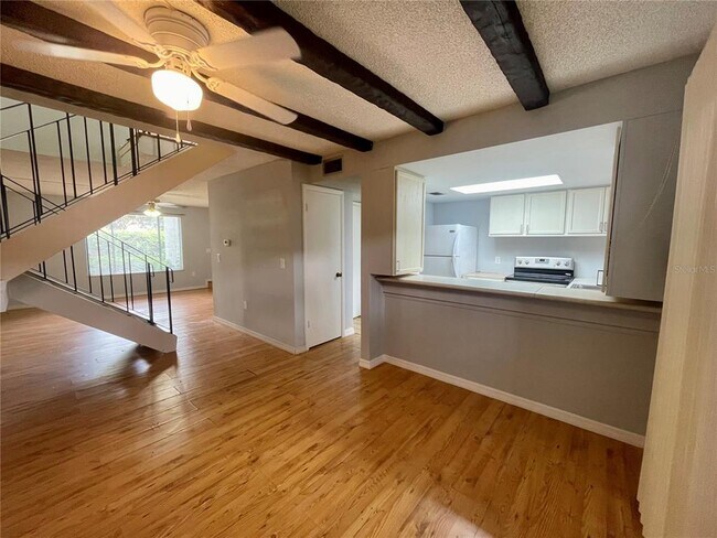 Building Photo - 1873 Pine Cone Cir