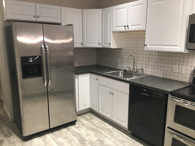 Building Photo - 2239 Milford Square Pike