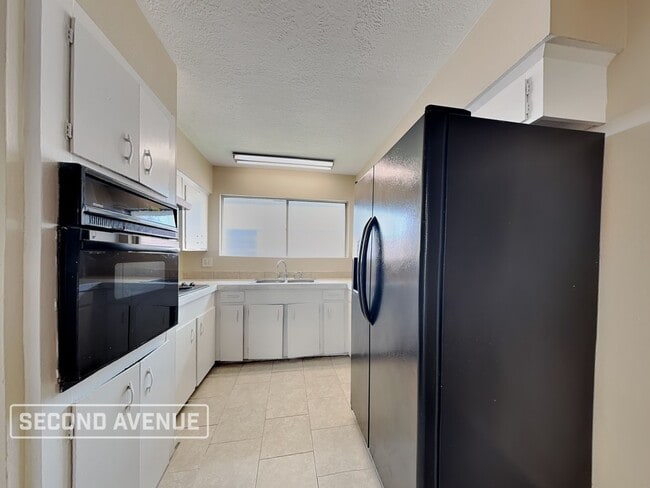 Building Photo - 4738 Trail Lake Dr