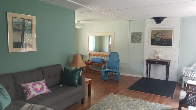 Livingroom - 2226 Lougheed Hwy