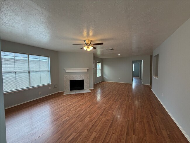 Foto del edificio - 7427 Briargate Dr