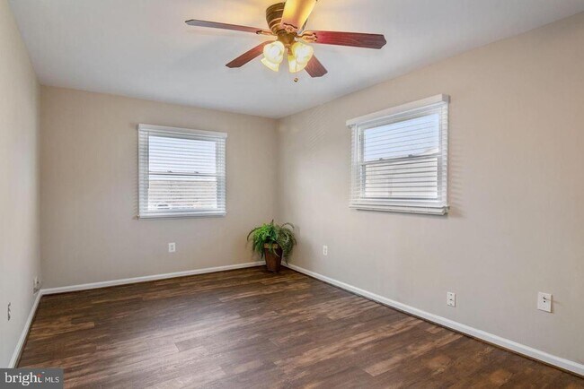 Foto del edificio - 5250 Medwick Ct