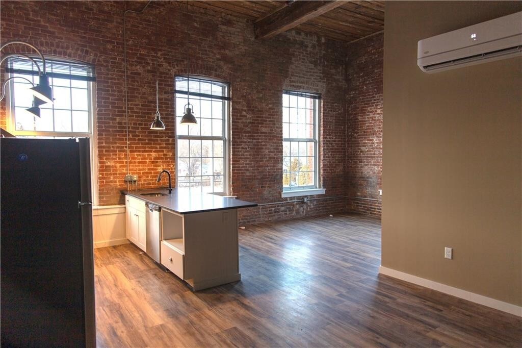 Foto del edificio - 1 Knight St