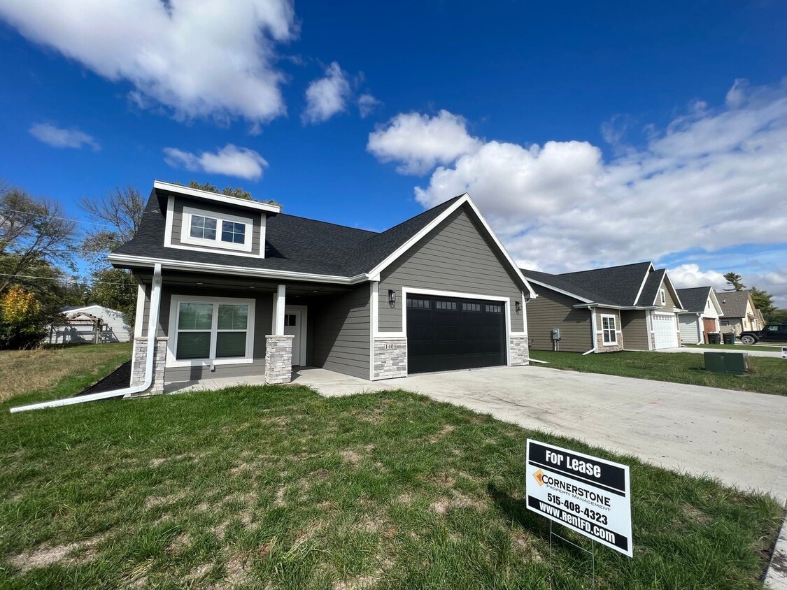 2 br, 2 bath House 1404 24th Ave North House Rental in Fort Dodge