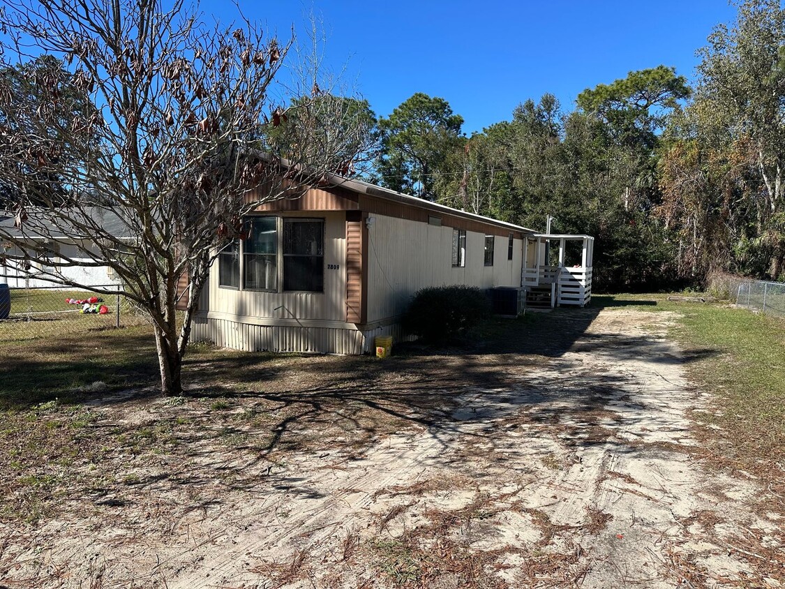 Foto principal - Well maintained 3/2 manufactured home