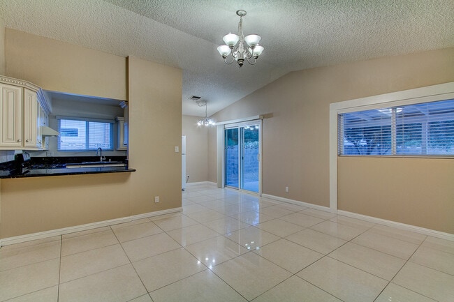 Foto del edificio - **COMING SOON 03/09/2025** Charming 3-Bedroom Single-Story Home with Oversized Backyard – No HOA!