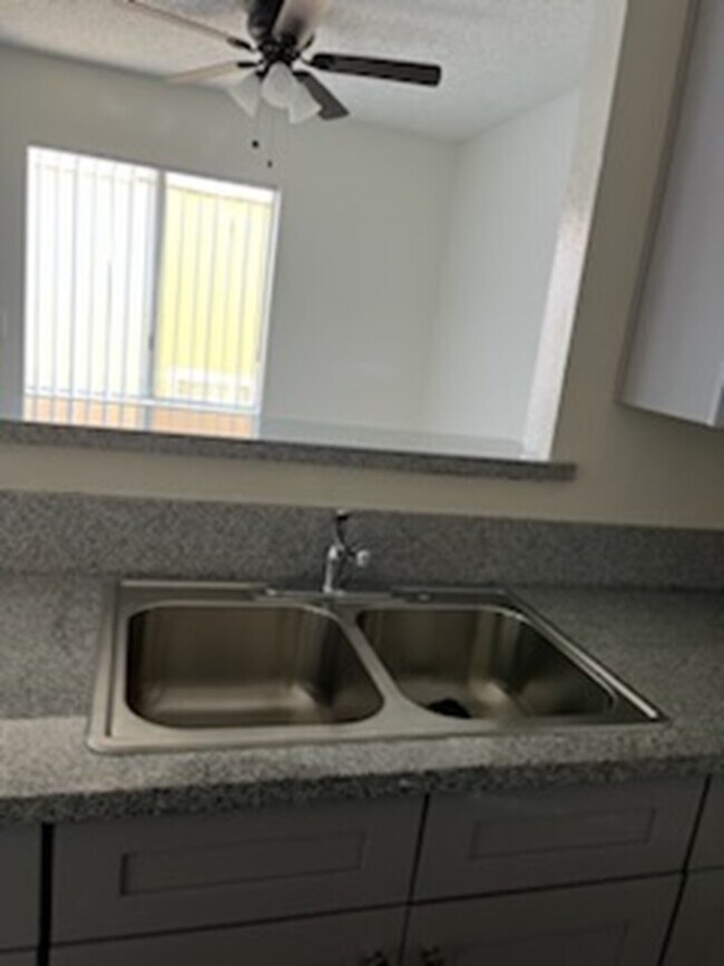 Foto del edificio - 2796 Francis Ave