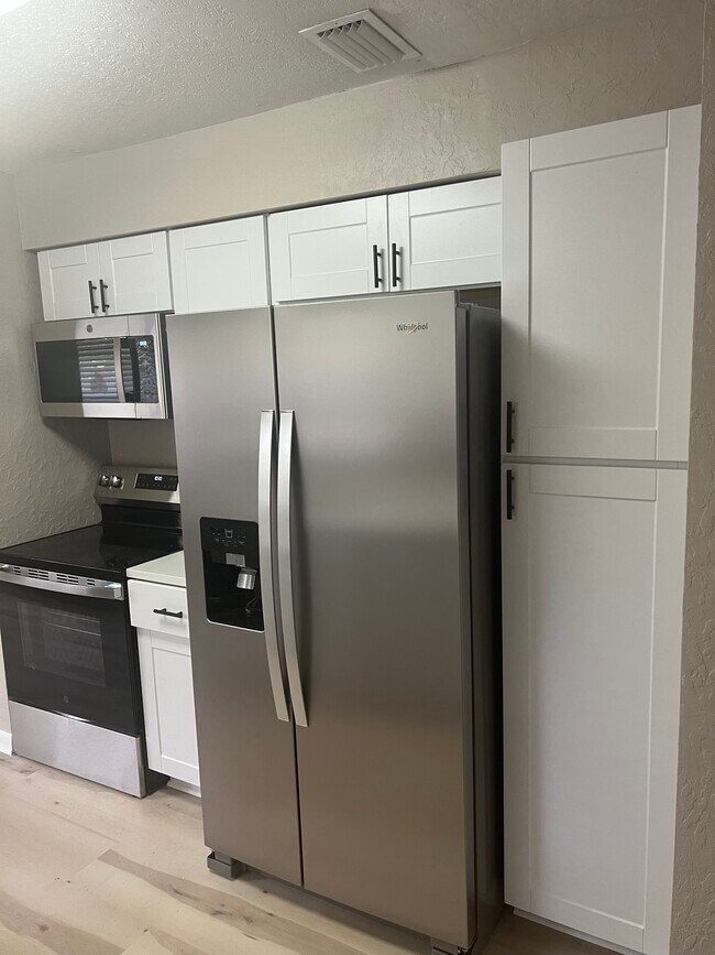 Foto del edificio - 1777 Wentwood Ave