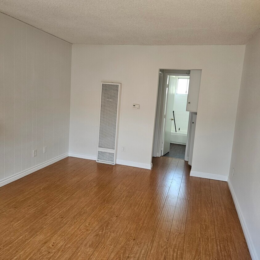 Foto principal - 8809 Etiwanda Ave