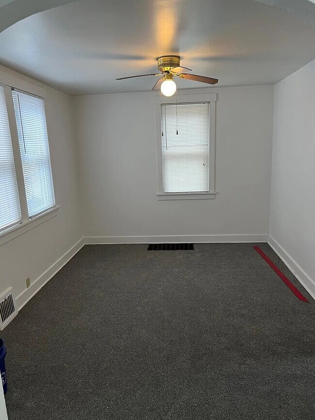 Building Photo - 1264 Grove Rd