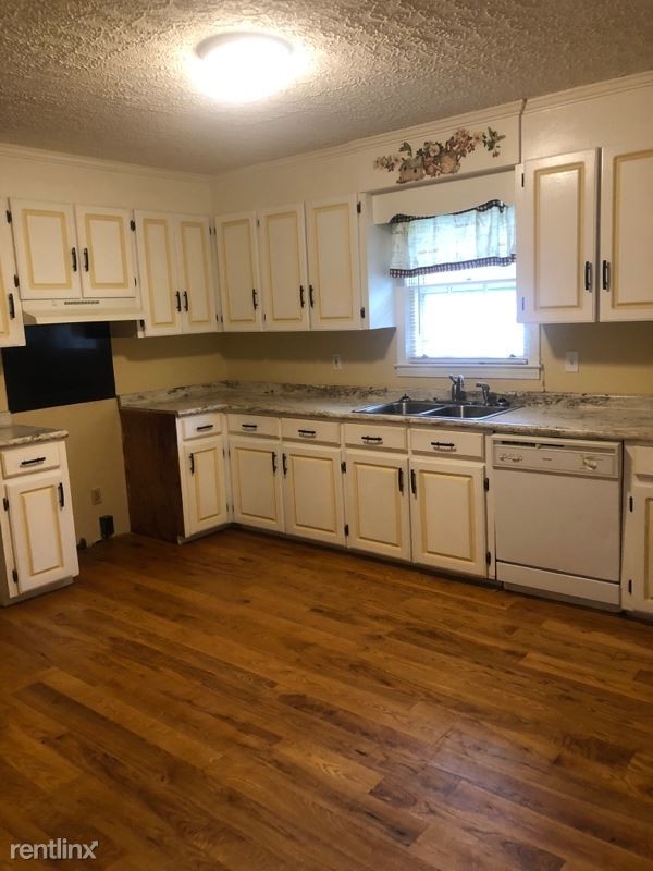 Foto del edificio - 4 br, 2 bath House - 400 Balcome Blvd
