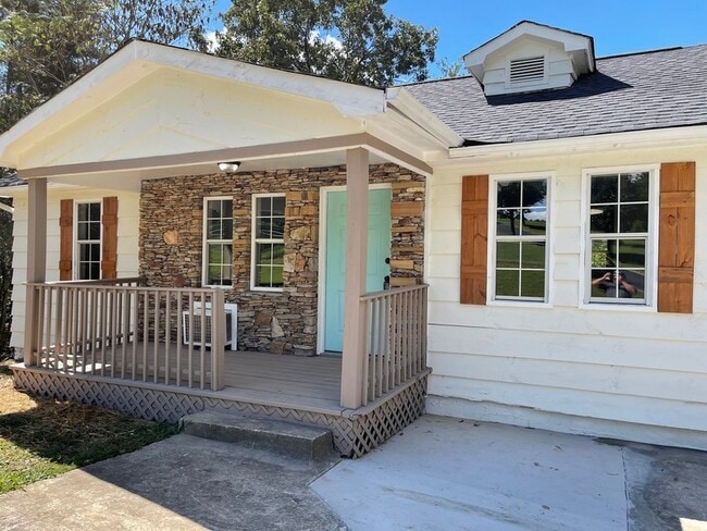 Building Photo - 104 Highland Dr