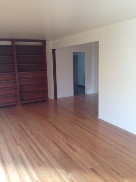 Foto del edificio - 3 bedrm 2 bath house with yard & garage in OB $3995 a mo 1 year lease