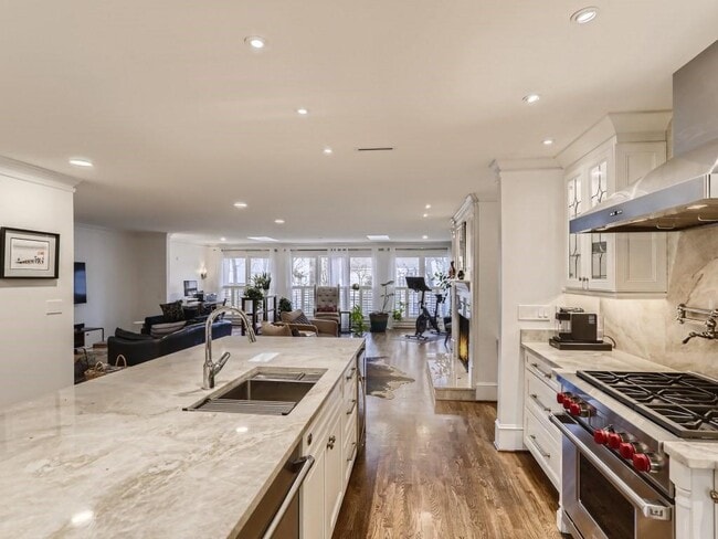 Building Photo - 5379 Trentham Dr