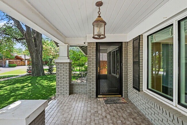 Foto del edificio - 4012 W 6th St