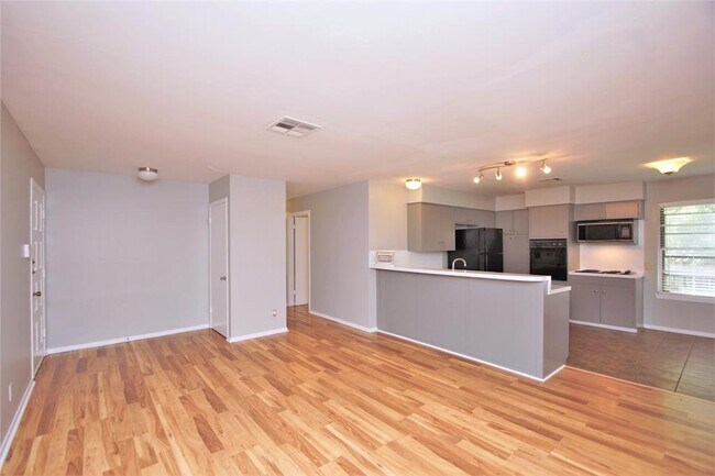 Foto del edificio - 3202 Barton View Dr