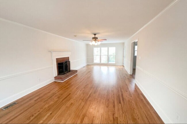 Building Photo - 122 W Tattersall Dr