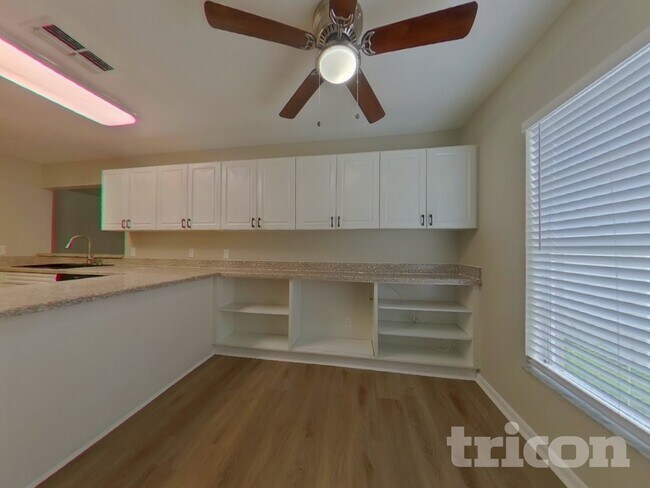 Foto del edificio - 13613 Fawn Ridge Blvd